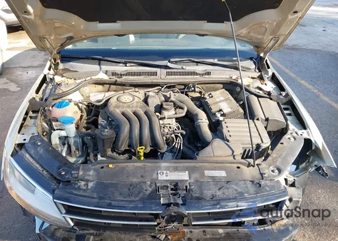 2015 Volkswagen Jetta 2.0L S z USA, uszkodzony, nr VIN 3VW2K7AJ8FM273550